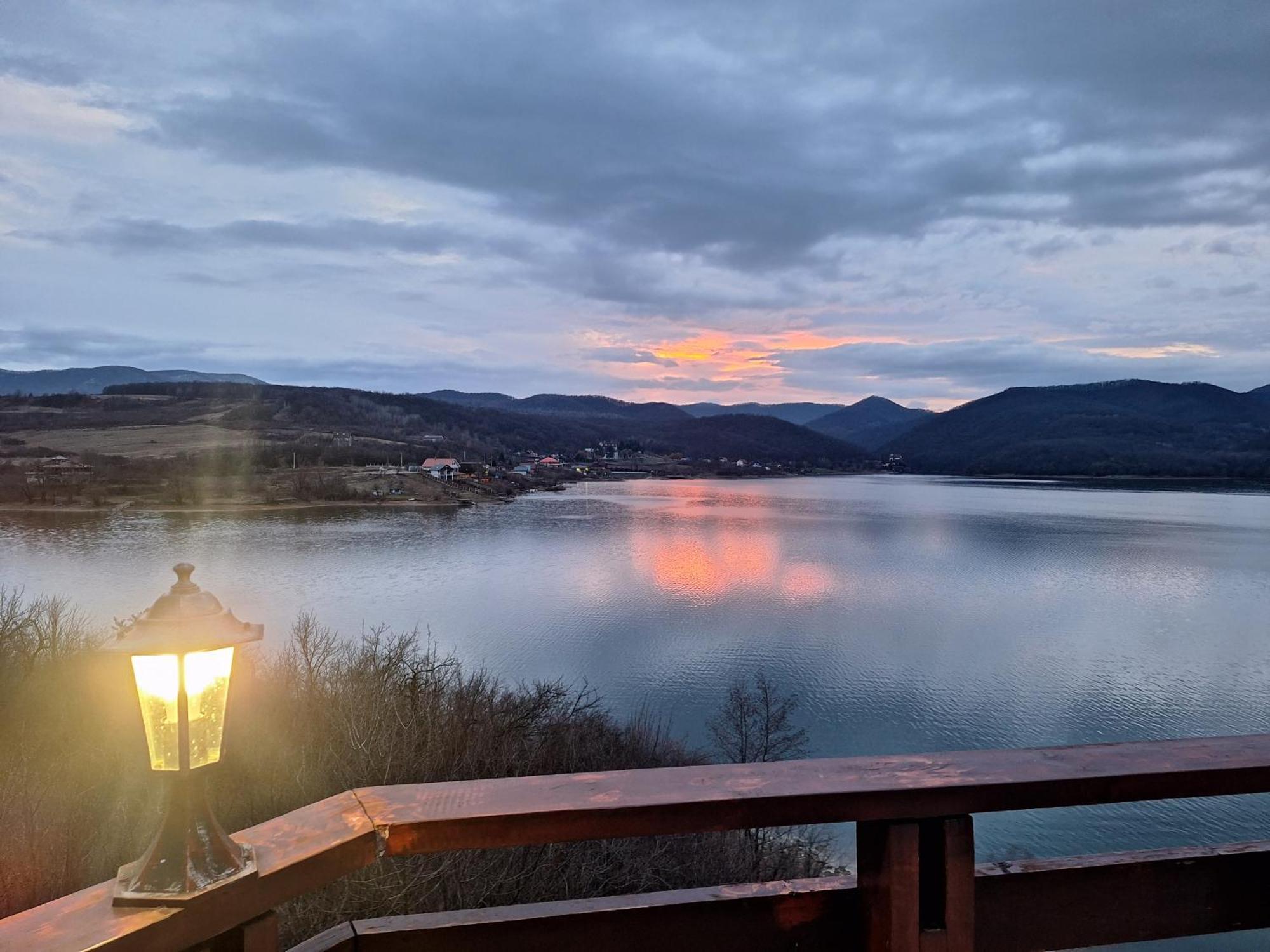 Pensiunea Belvedere Csolnakoscserna Kültér fotó